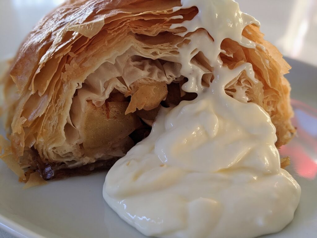 This image has an empty alt attribute; its file name is Strudel_pommes_4-1024x768.jpg