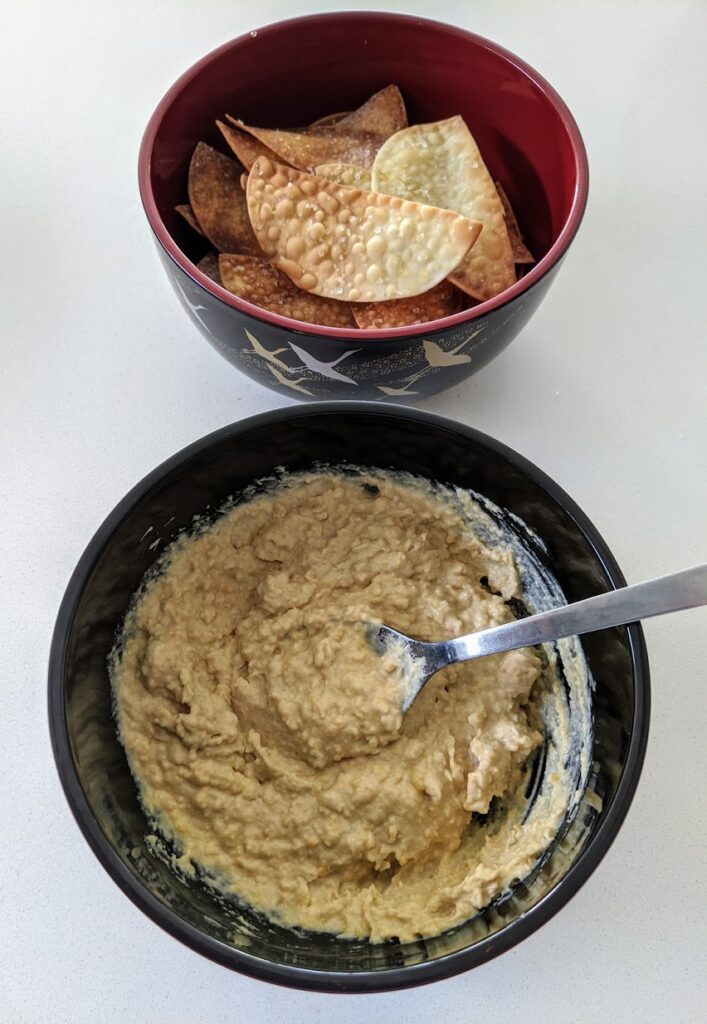 This image has an empty alt attribute; its file name is Chips-Houmous_5-707x1024.jpg