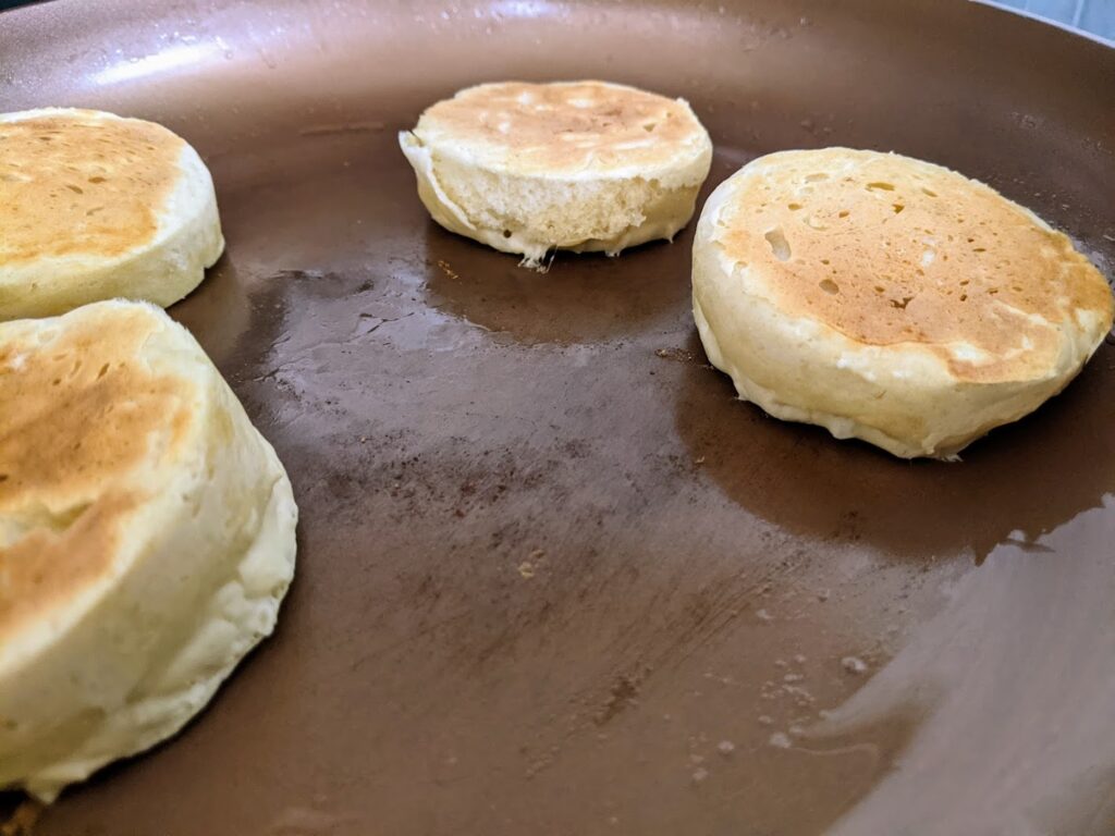 This image has an empty alt attribute; its file name is Crumpets_2-1-1024x768.jpg